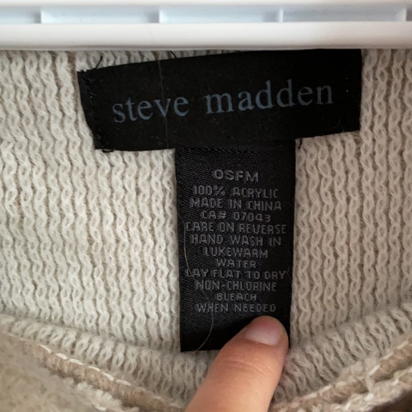 Poncho - Picture 4 of 4